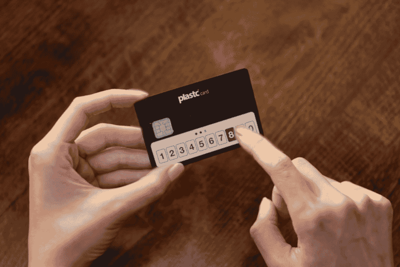 Self Crowdfunding Product from Plastc