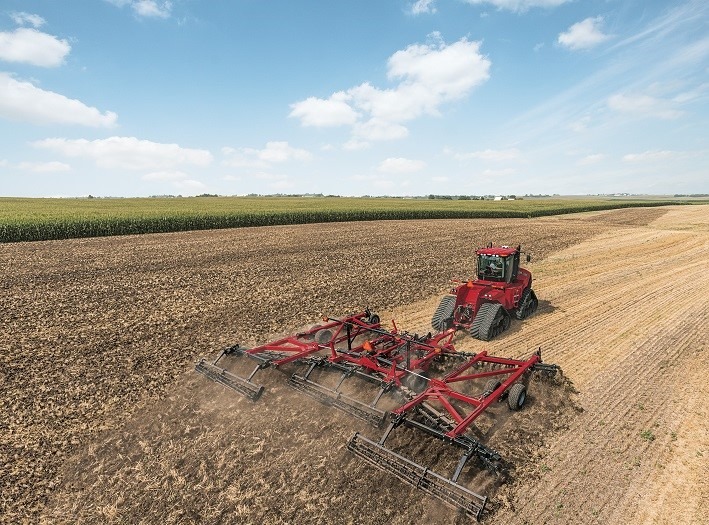 Steiger Quadtrac tractor pulling disk ripper
