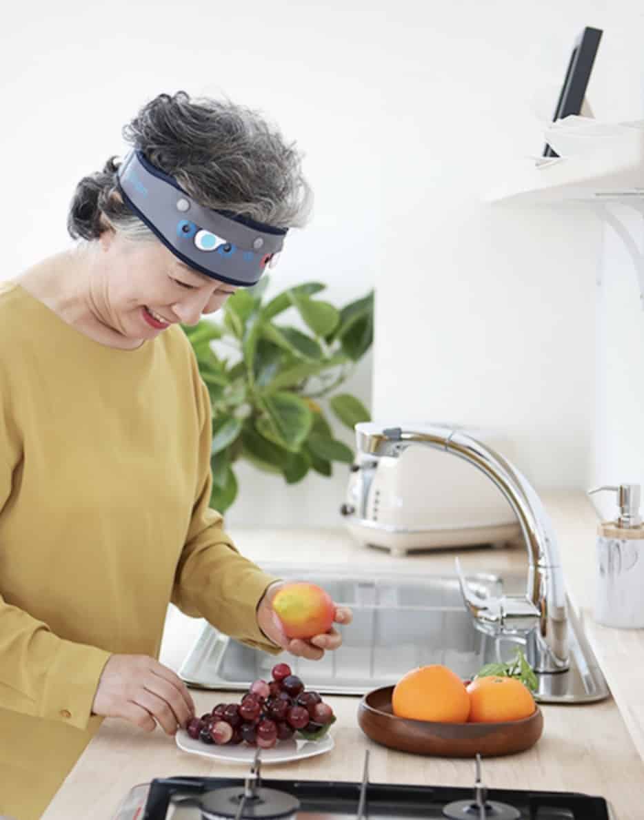 Ybrain's headband stimulates the cerebral cortex with light electric pulses, treating depression